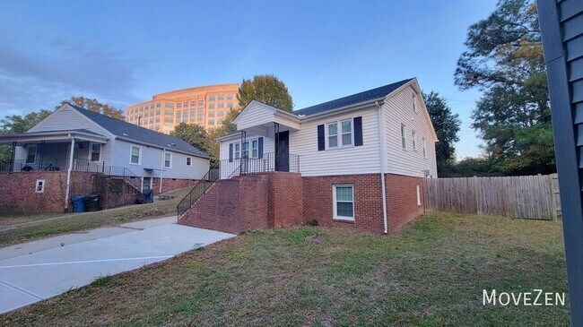 Photo - 7 Ratcale Ln Unit A