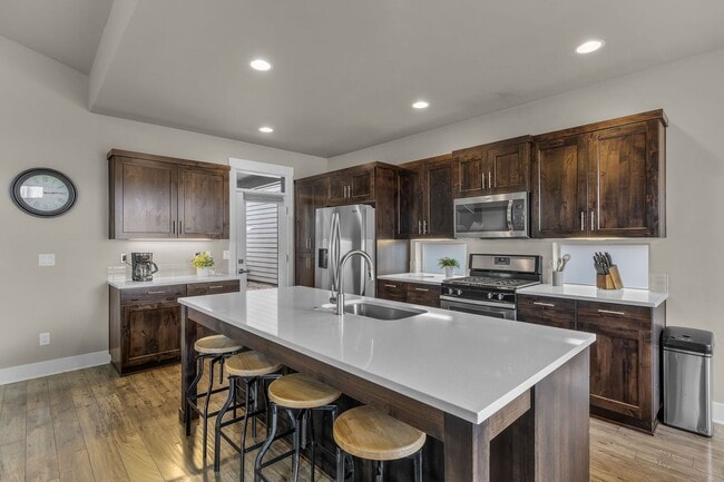 Photo - Triple Ridge 3 bed 3 bath home, Pool Access, A/C, Flexible Living Space!
