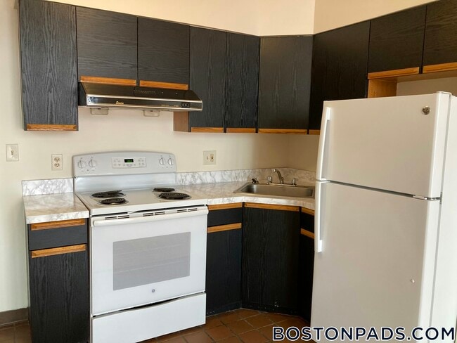 Photo - 81 Essex St Unit 75