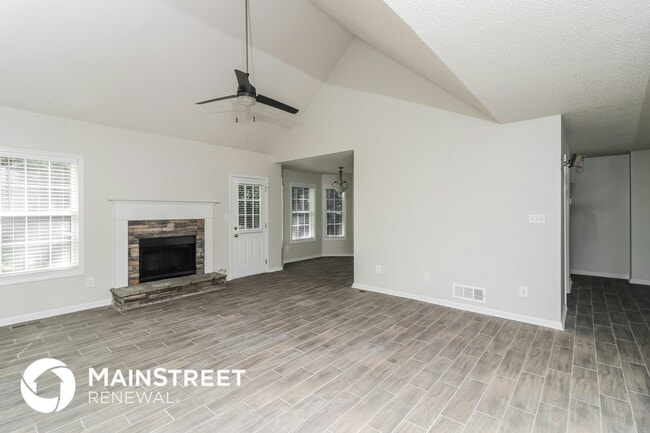 Photo - 435 Amy Blvd