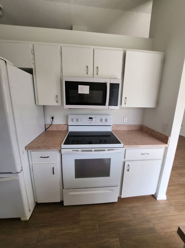 Photo - UPDATEED 3 BEDROOM 2 CAR GARAGE HOME WITH LARGE BACK YARD!