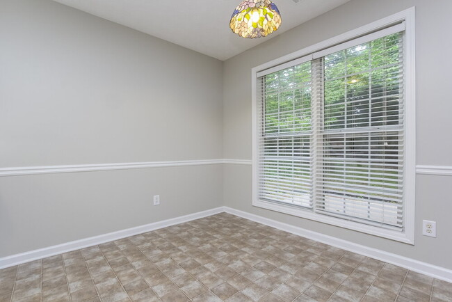 Photo - 761 Simon Park Cir