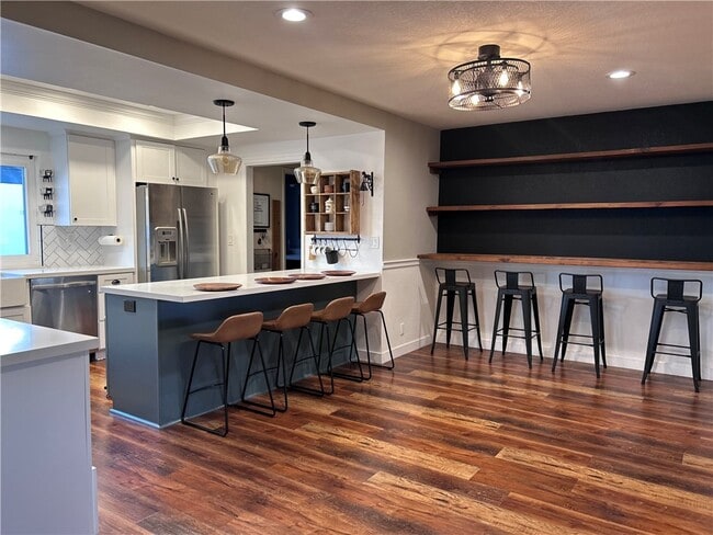 Photo - 701 Longfellow Dr
