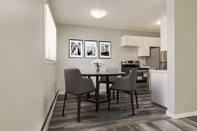 Photo - Lenita Manor