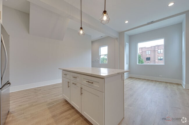 Building Photo - 1746 N California Ave Unit 2 Rental