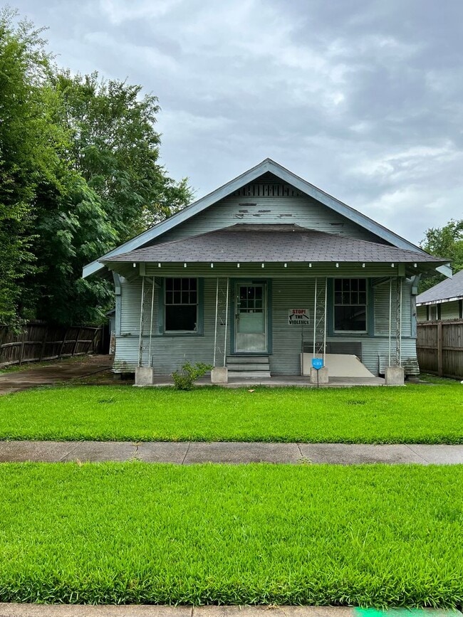 Building Photo - 3 Bedroom, 2 Bathroom Home for Rent
