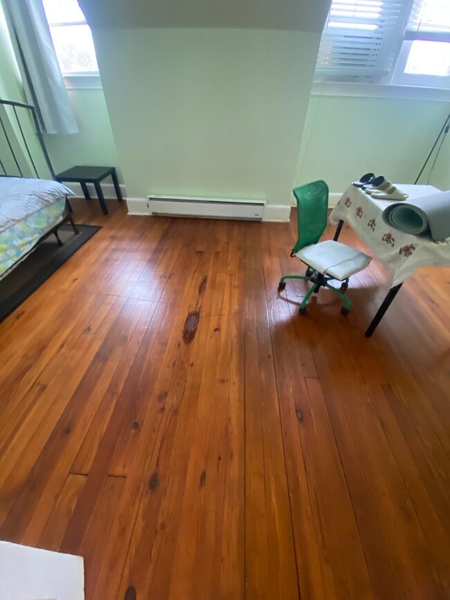 Building Photo - 4715 Wallingford St