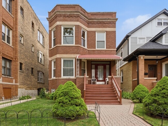 Building Photo - 3408 N Springfield Ave Unit 2