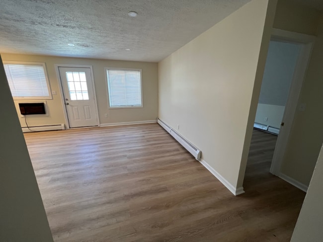 Photo - 891 Mammoth Rd Unidad D