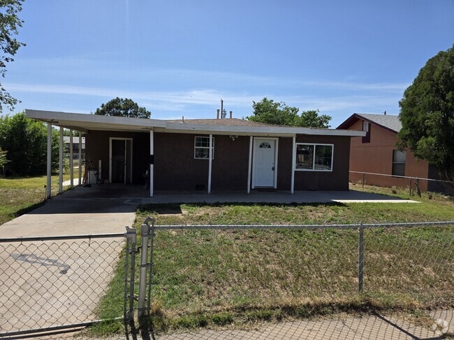 Building Photo - 404 S Spruce Ave Rental