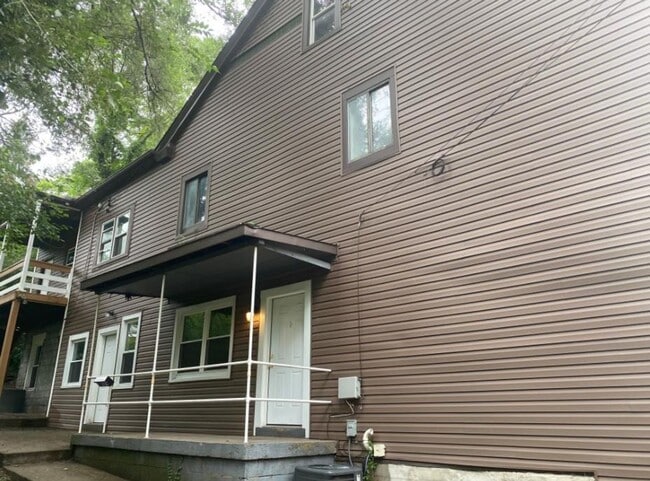 Photo - 29 Lawn St Unit 1