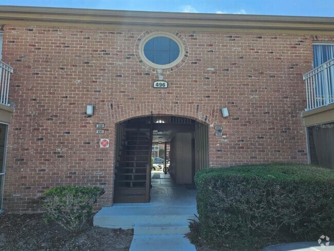 Building Photo - 496 Banyon Tree Cir Unit 204 Rental