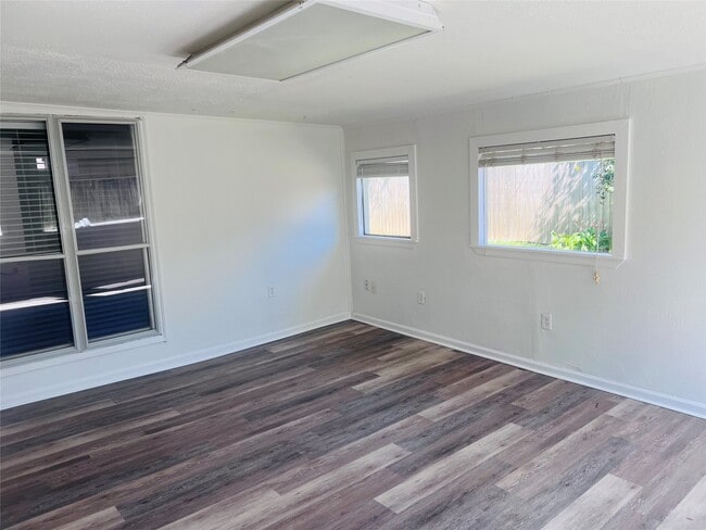 Photo - 3907 Windmill St