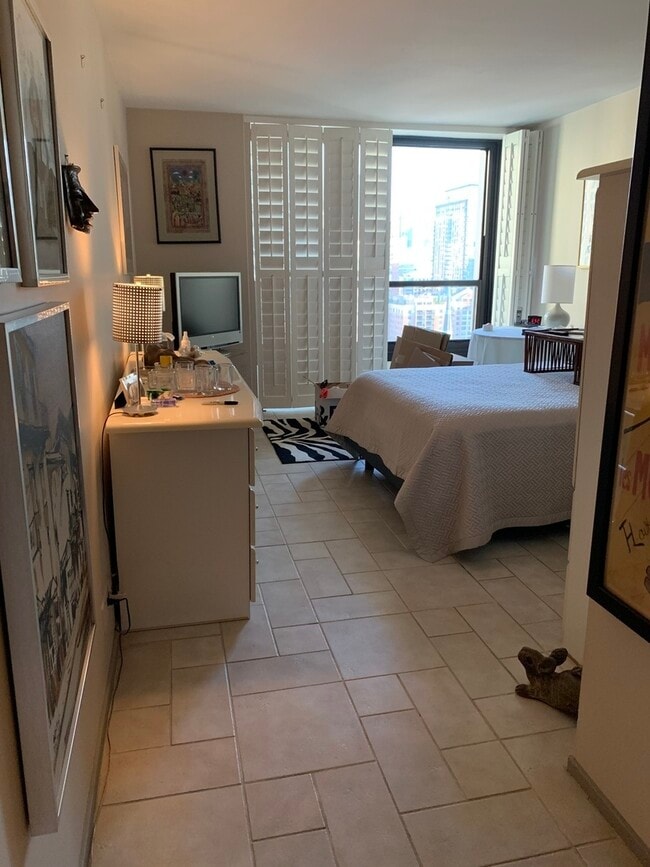 Photo - 1030 N State St Unidad 14H