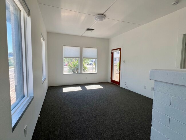 Living Room - 1121 N 1st Ave