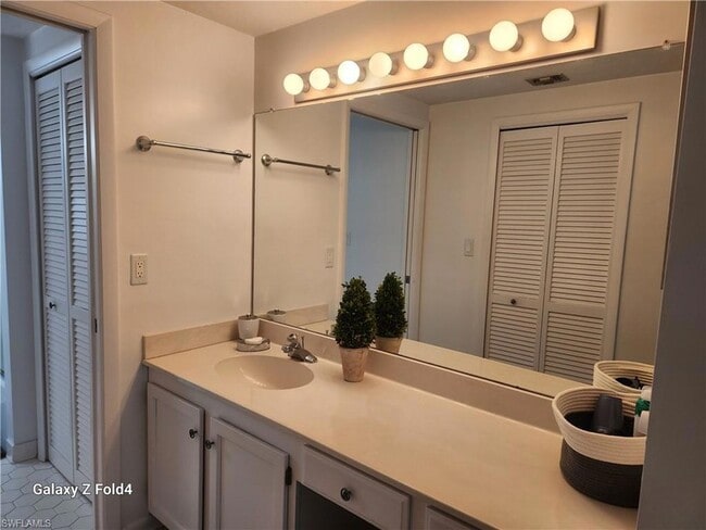 Photo - 805 River Point Dr