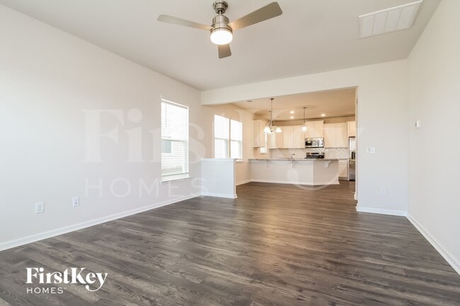 612 Goldburn Wy