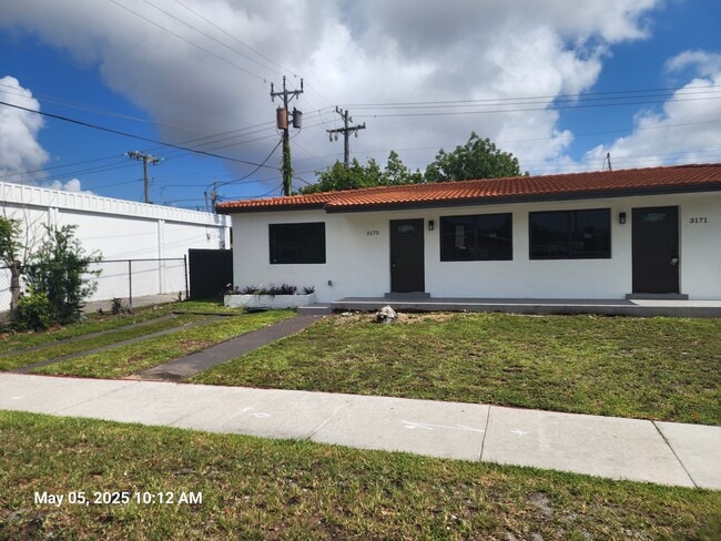 Building Photo - 3173 SW 11th St Rental