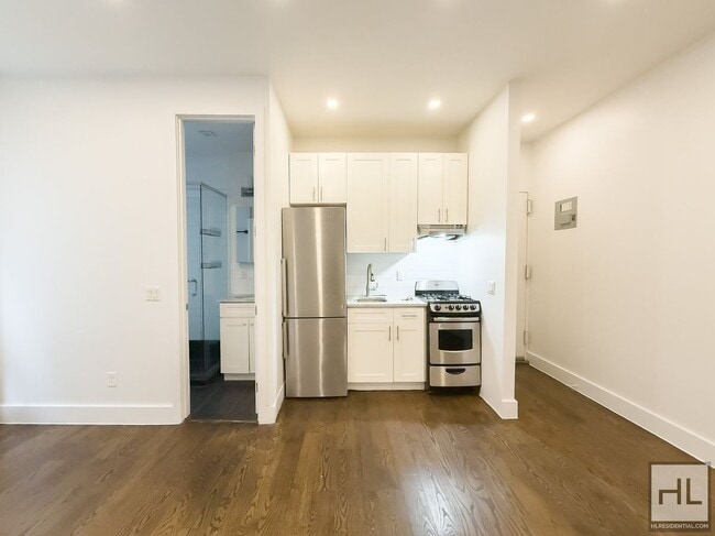 Photo - EASTERN PARKWAY / Rent Stabilized Crown Heights 1-Bed 1-Bath / Prospect Park Unidad 2L