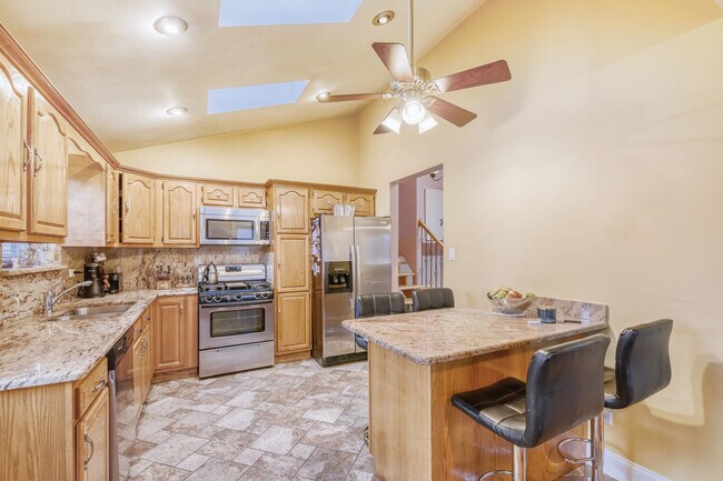 7642 W 92nd Pl