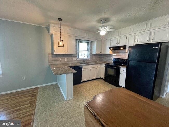 Photo - 34515 Bushnell Ct Unit 11