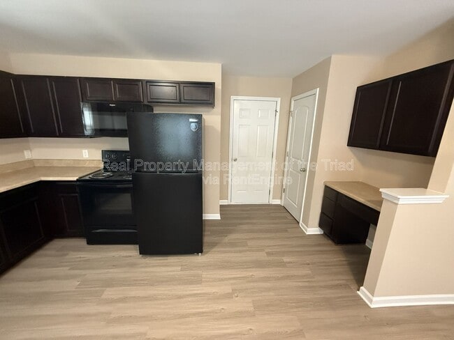 Photo - 2003 Chapel Park Ln