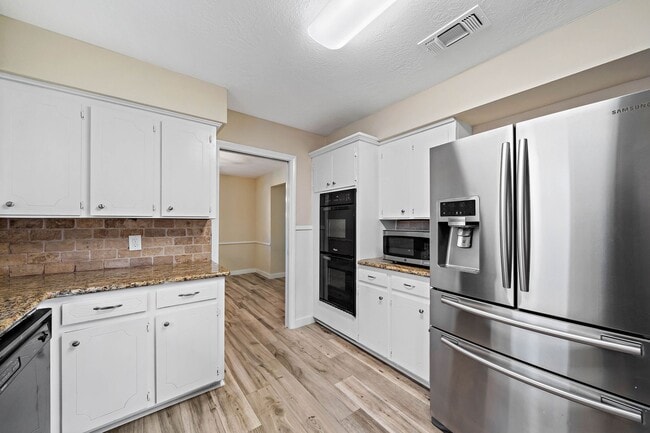 Photo - 1115 Cottage Oak Ln