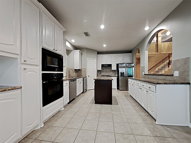 Photo - 16539 Mesa Point Dr