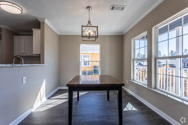 4 BR, 4 BA - 1640 SF