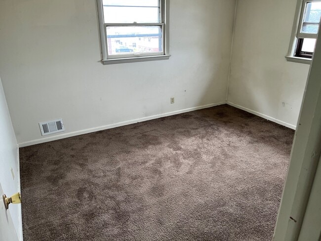 Photo - Pine Pointe Apartments