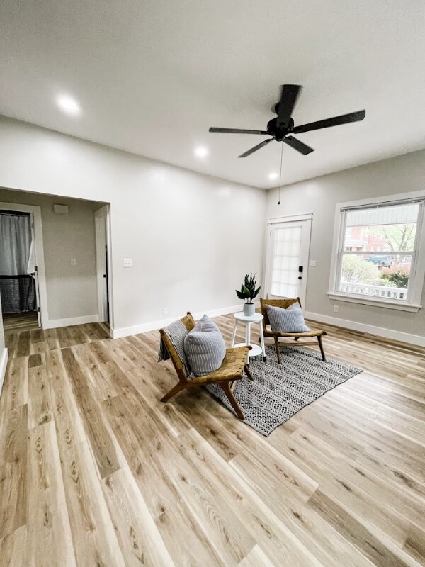 Photo - 410 W Maple St Unit 2