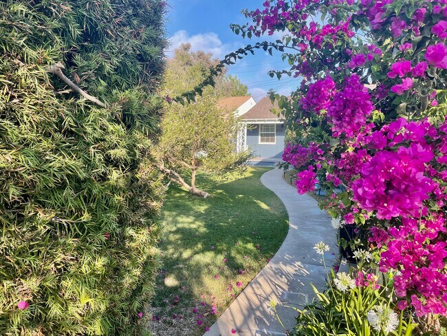 Beautiful Garden Triplex - 1322 Ocean Park Blvd Unidad 1/2