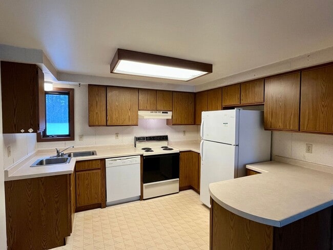 Photo - 180 W Hl Rd Unit #2