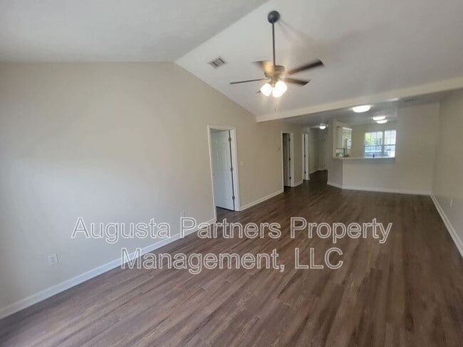 Photo - 1406 Anna Way