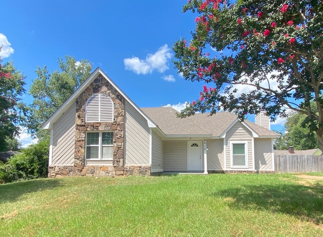 Building Photo - 6010 Valleydale Dr