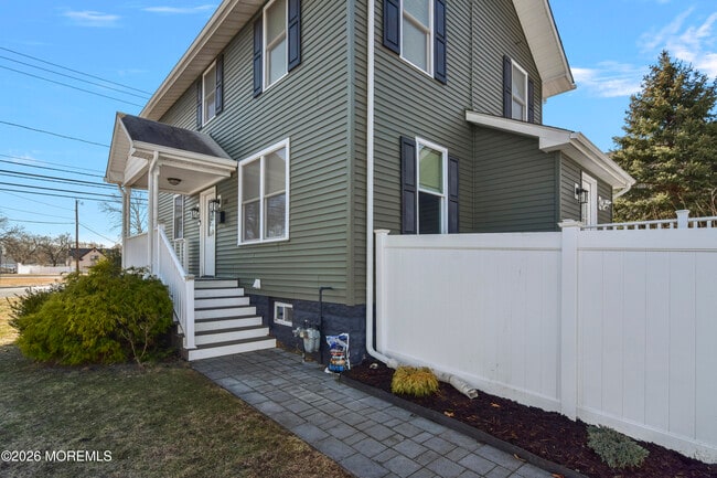 Photo - 108 Morris Ave