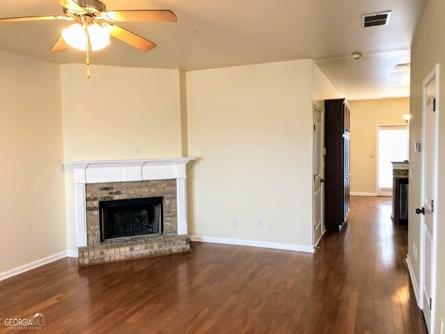 Photo - 127 Red Maple Drive
