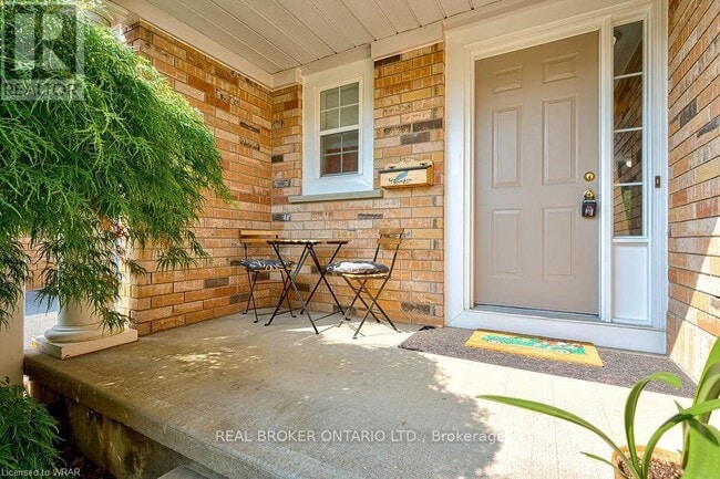 Photo - 555 Mariner Dr