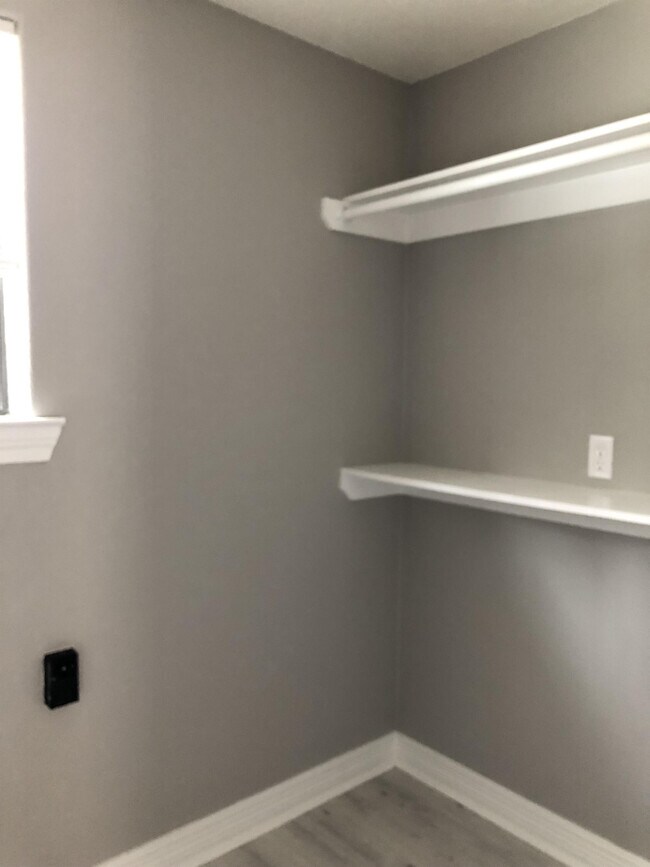 Photo - 590 Parks St