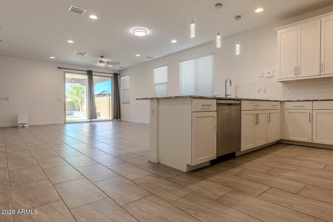 Photo - 1548 W Corral Rd