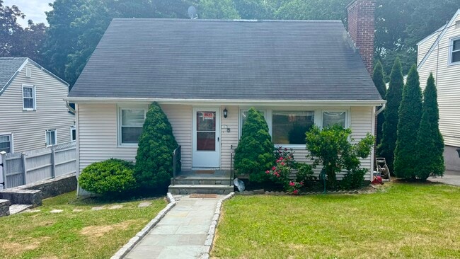 Photo - 563 Lakeside Dr