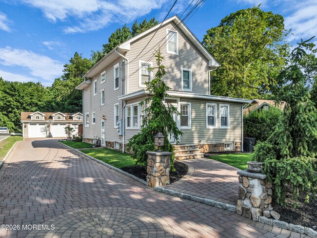 22 Personette St