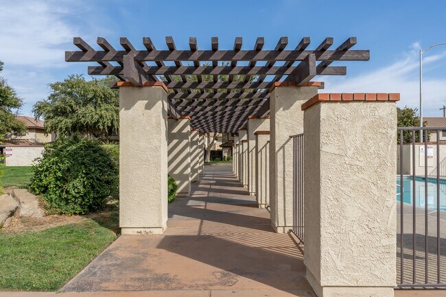 Riverwoods Apartments