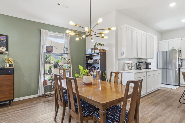 Photo - Quiet 4 Bedroom Oasis in Farmington