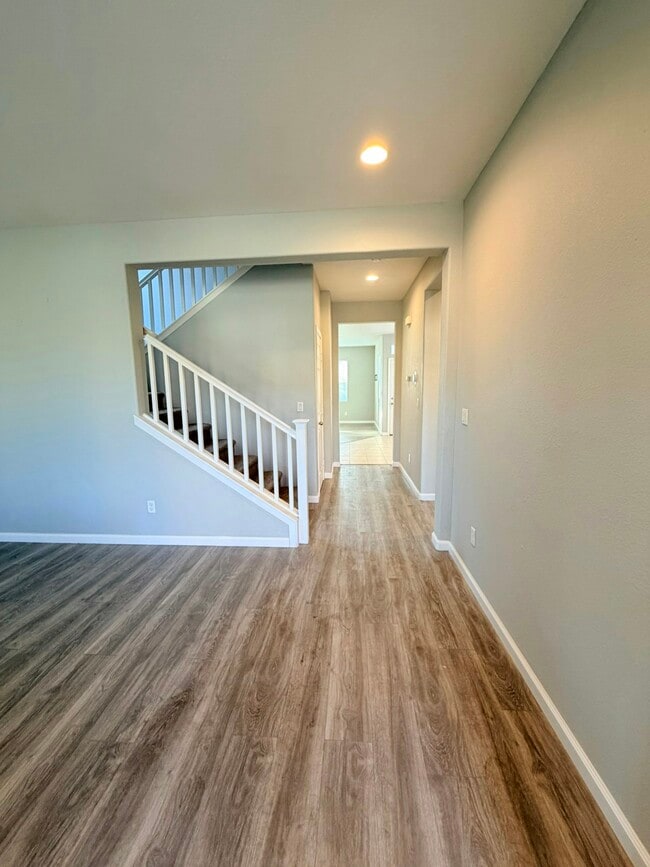 Photo - 4375 Tropaz Ln