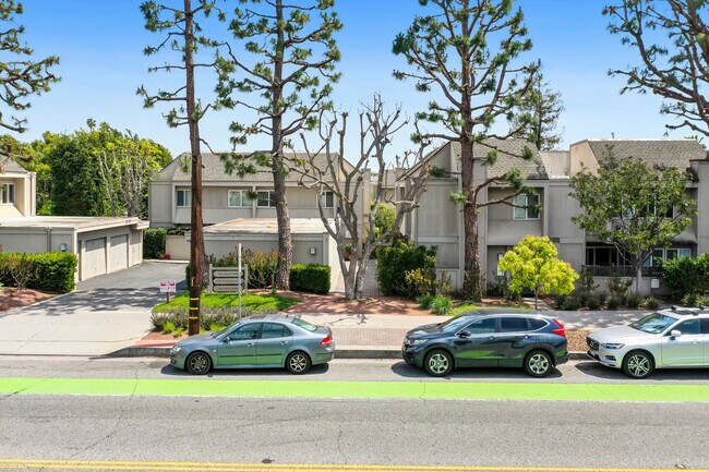 Photo - 2508 Arizona Ave Unit #3