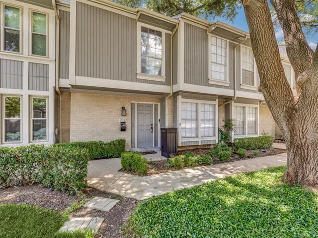 Building Photo - 7512 Woodthrush Dr