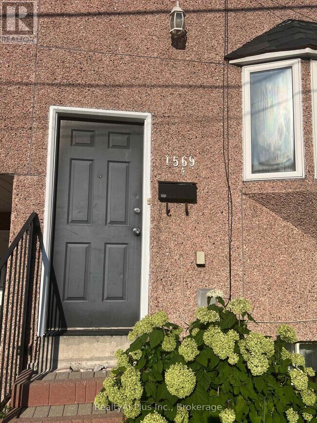 Photo - 1569A Kingston Rd