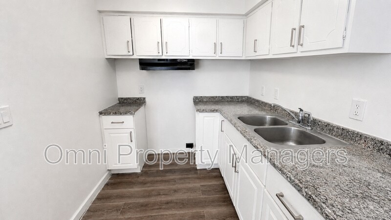 Photo - 11360 Wyoming Ave Unit Apt 8