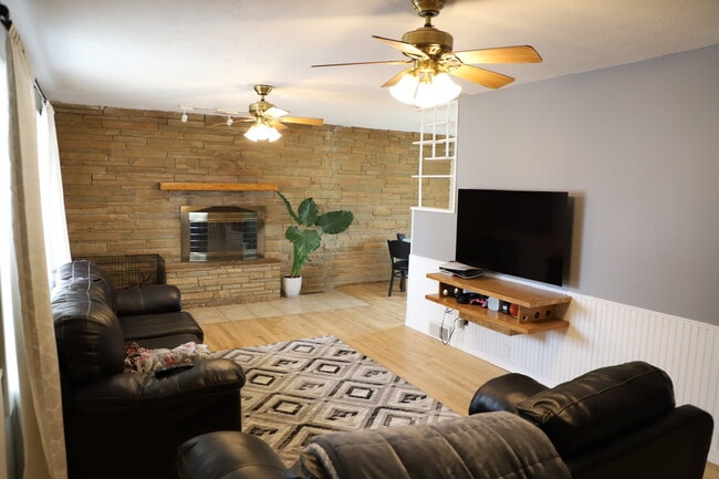 Photo - 2509 Washington St